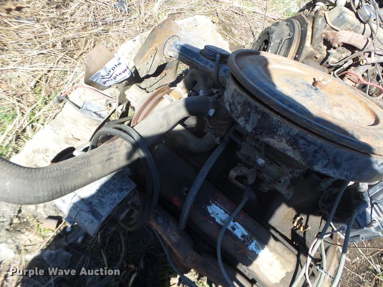 image for item DA3387 Chevrolet small block eight cylinder gas engine