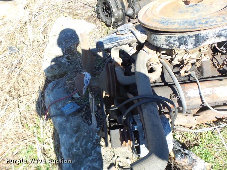 image for item DA3387 Chevrolet small block eight cylinder gas engine