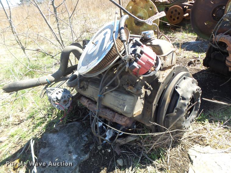 image for item DA3388 Chevrolet small block eight cylinder gas engine