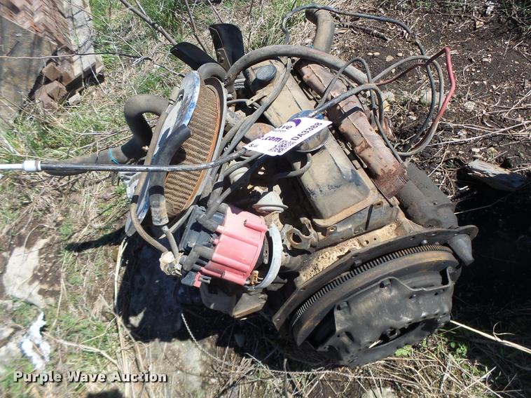 image for item DA3388 Chevrolet small block eight cylinder gas engine