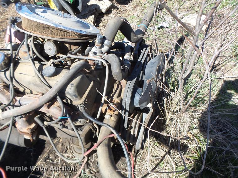 image for item DA3388 Chevrolet small block eight cylinder gas engine