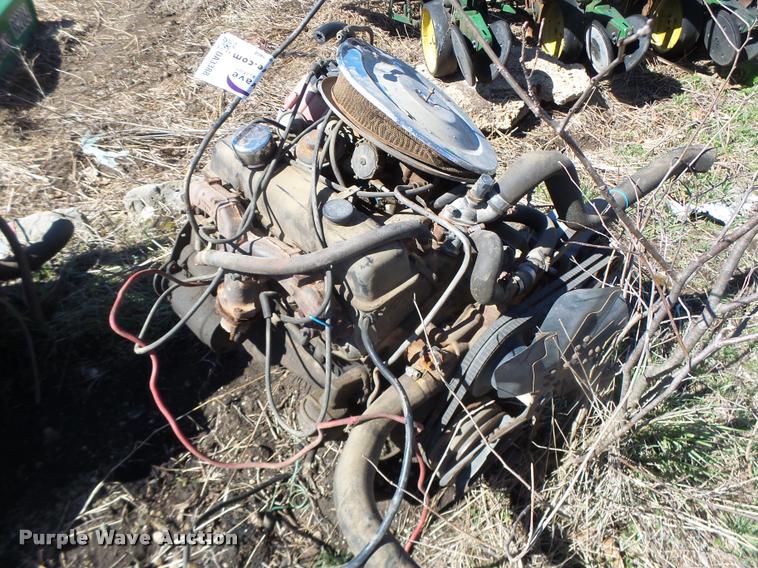 image for item DA3388 Chevrolet small block eight cylinder gas engine