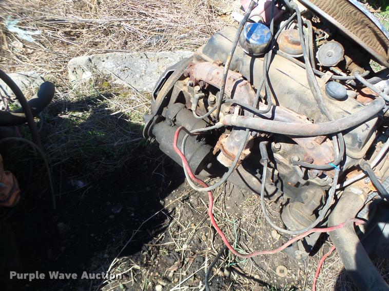 image for item DA3388 Chevrolet small block eight cylinder gas engine