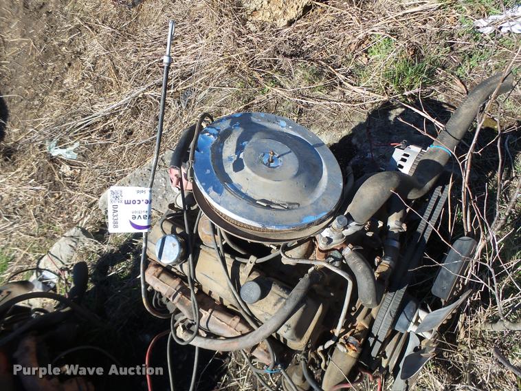 image for item DA3388 Chevrolet small block eight cylinder gas engine