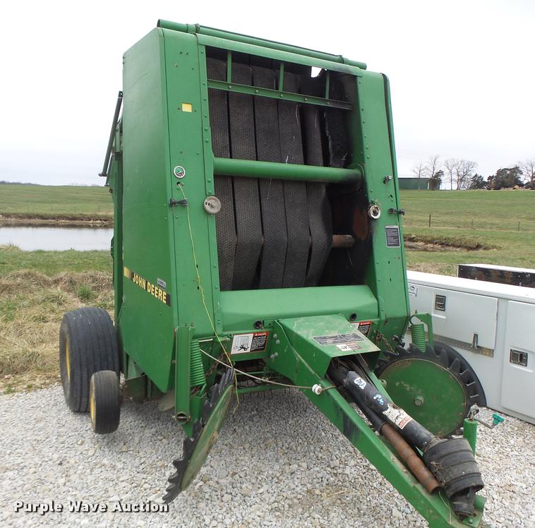 image for item DA3398 1995 John Deere 435 round baler