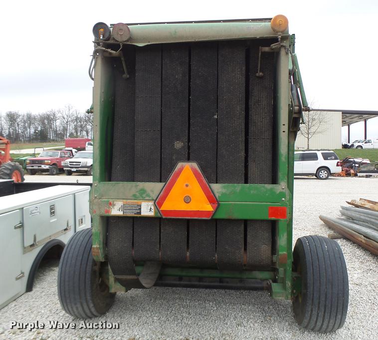 image for item DA3398 1995 John Deere 435 round baler