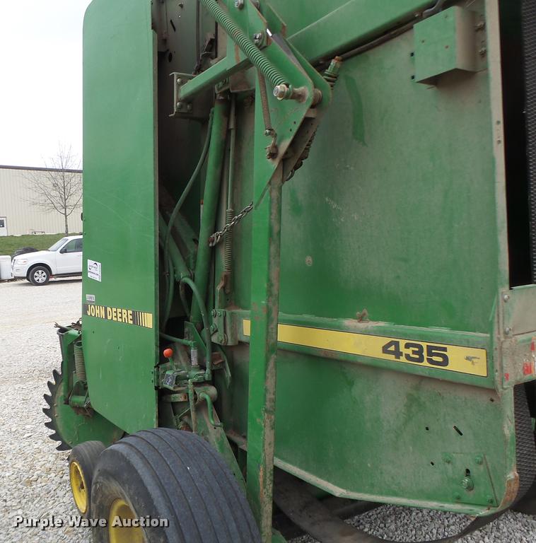 image for item DA3398 1995 John Deere 435 round baler