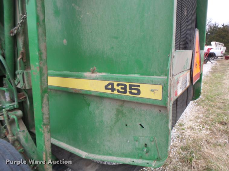 image for item DA3398 1995 John Deere 435 round baler