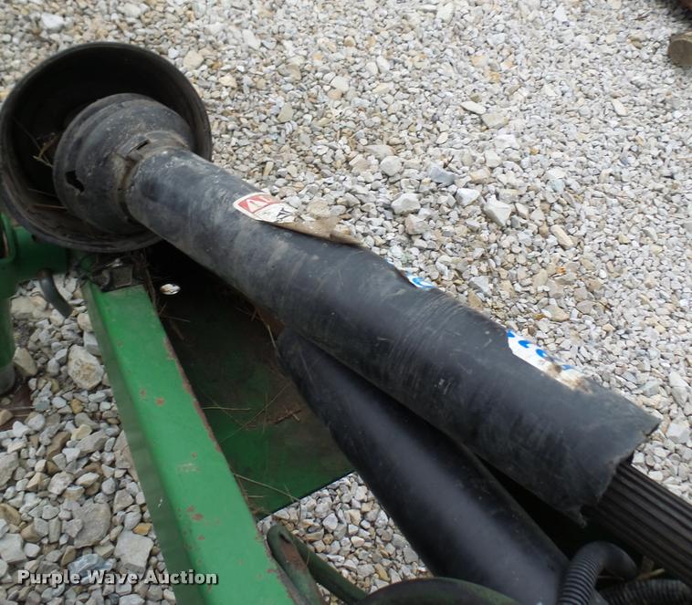 image for item DA3398 1995 John Deere 435 round baler