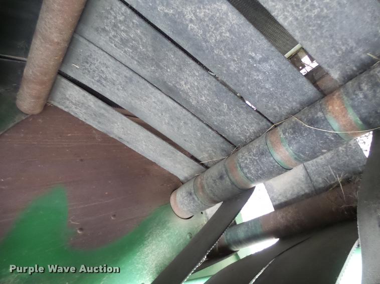 image for item DA3398 1995 John Deere 435 round baler