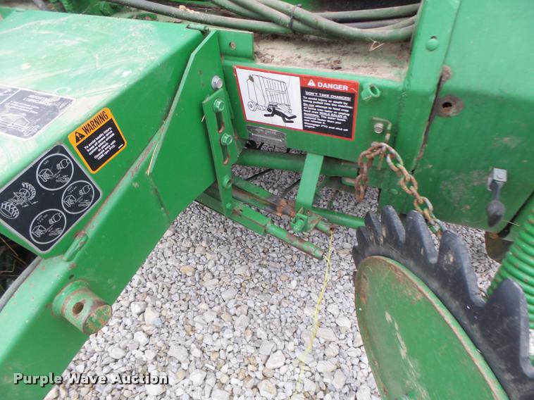 image for item DA3398 1995 John Deere 435 round baler