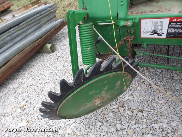 image for item DA3398 1995 John Deere 435 round baler