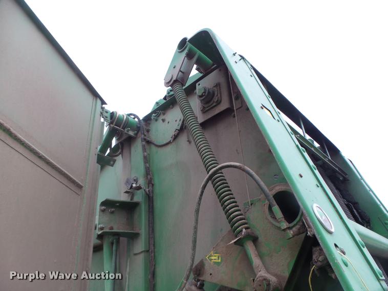 image for item DA3398 1995 John Deere 435 round baler
