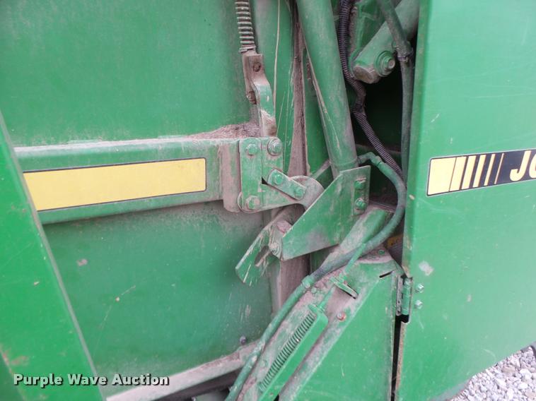 image for item DA3398 1995 John Deere 435 round baler