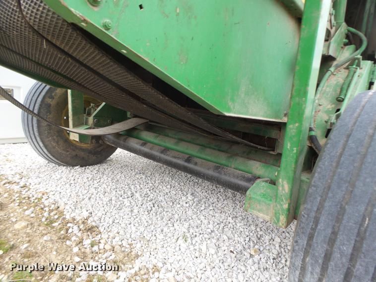 image for item DA3398 1995 John Deere 435 round baler