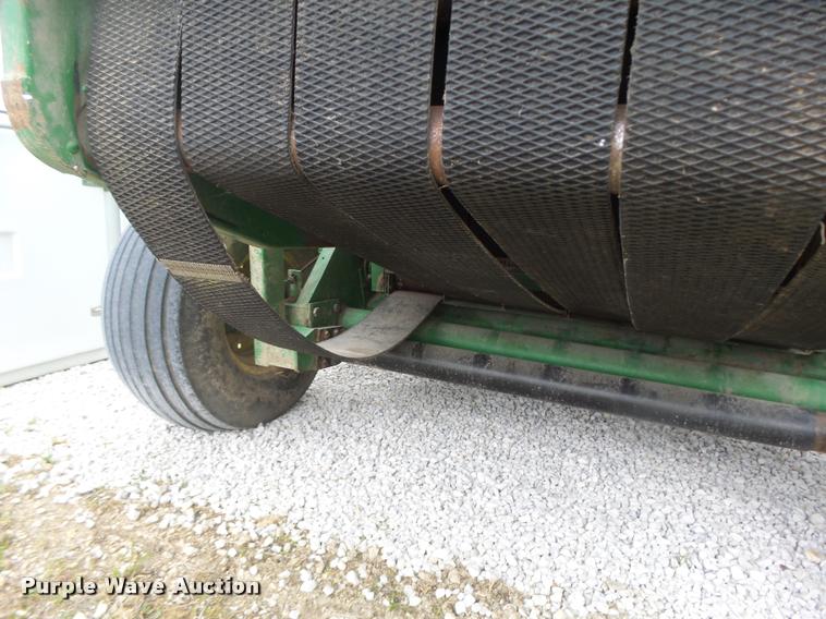 image for item DA3398 1995 John Deere 435 round baler