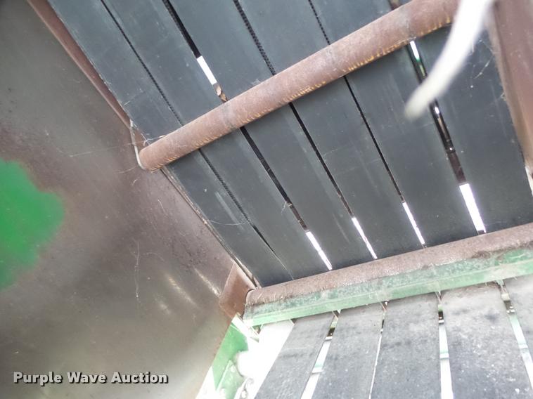 image for item DA3398 1995 John Deere 435 round baler