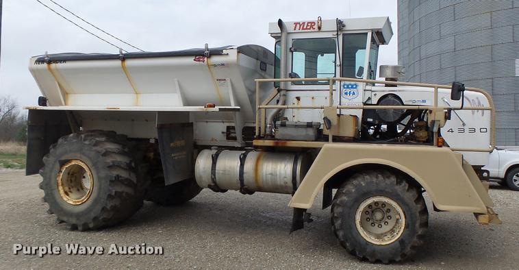 image for item DA3424 Tyler 4330 self-propelled applicator