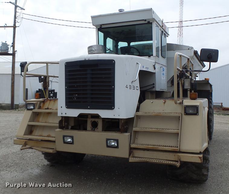 image for item DA3424 Tyler 4330 self-propelled applicator