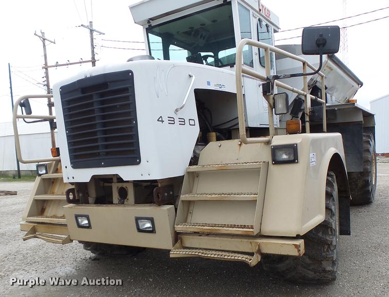 image for item DA3424 Tyler 4330 self-propelled applicator