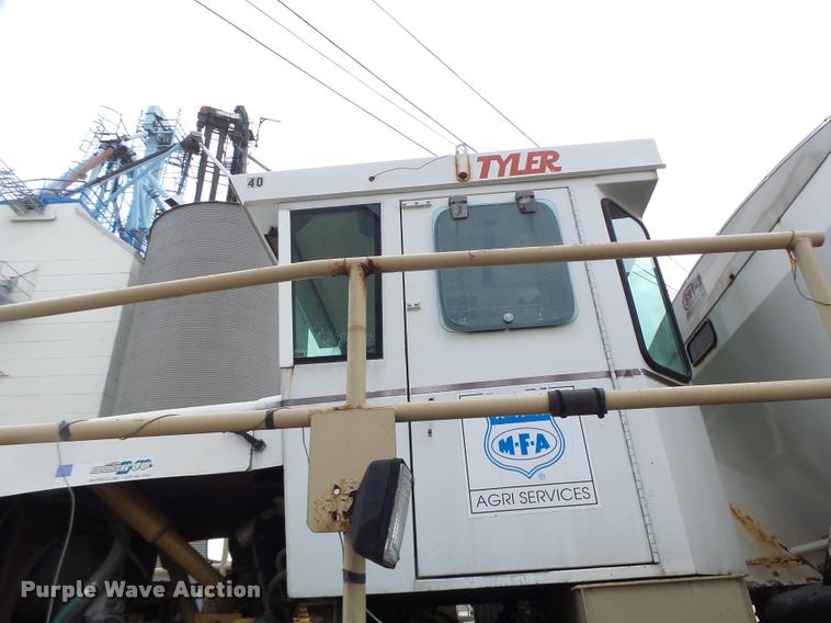 image for item DA3424 Tyler 4330 self-propelled applicator