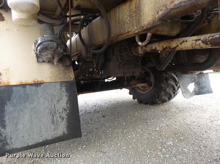 image for item DA3424 Tyler 4330 self-propelled applicator