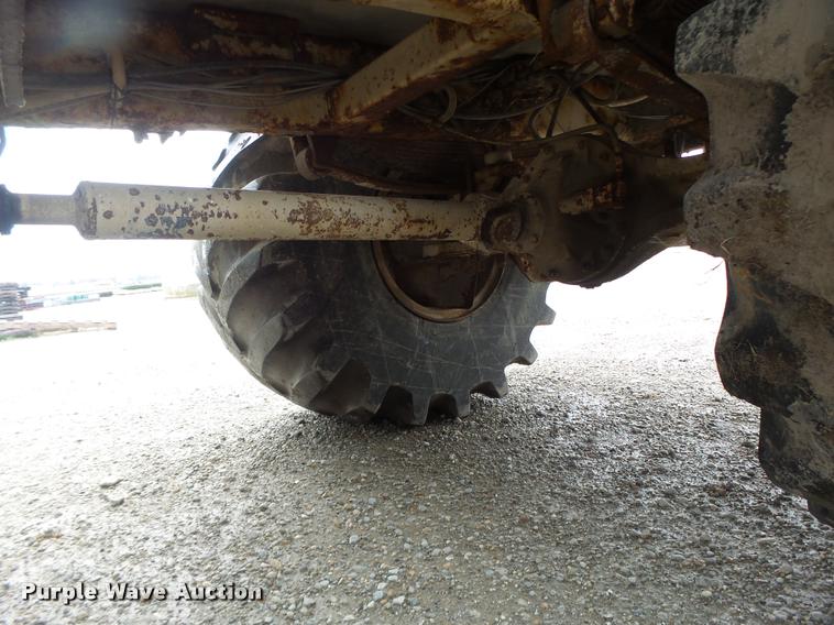 image for item DA3424 Tyler 4330 self-propelled applicator