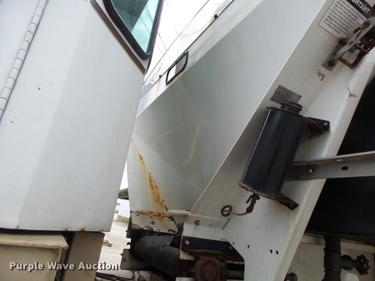 image for item DA3424 Tyler 4330 self-propelled applicator