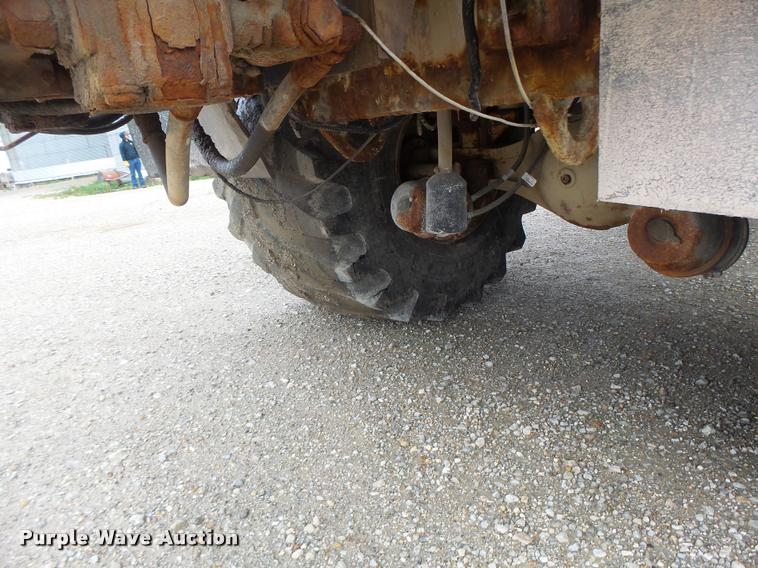 image for item DA3424 Tyler 4330 self-propelled applicator