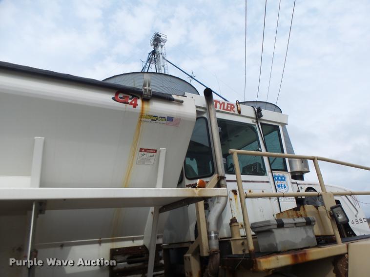 image for item DA3424 Tyler 4330 self-propelled applicator