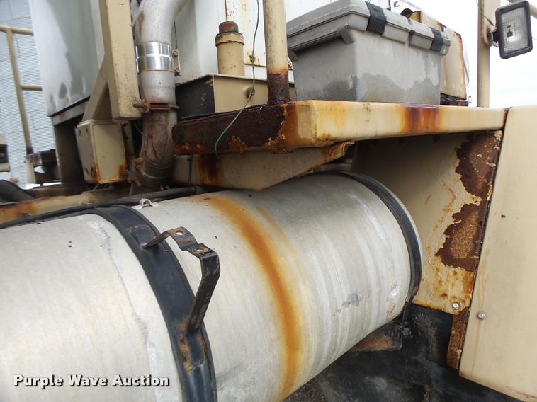 image for item DA3424 Tyler 4330 self-propelled applicator