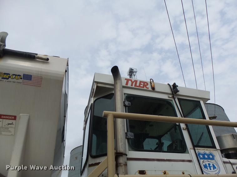 image for item DA3424 Tyler 4330 self-propelled applicator