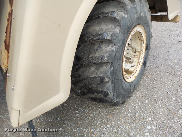 image for item DA3424 Tyler 4330 self-propelled applicator