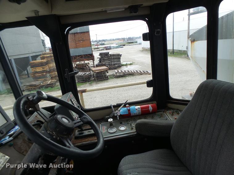 image for item DA3424 Tyler 4330 self-propelled applicator