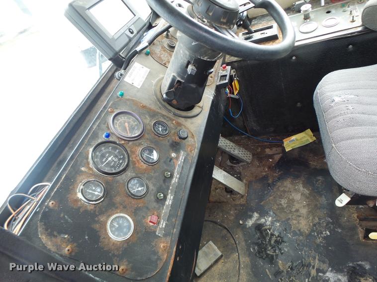 image for item DA3424 Tyler 4330 self-propelled applicator