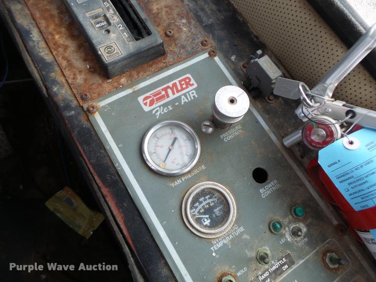 image for item DA3424 Tyler 4330 self-propelled applicator