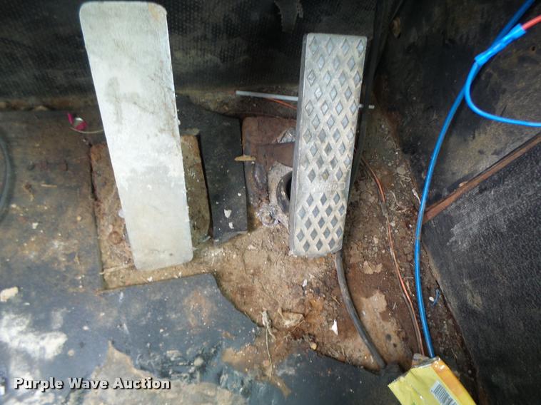 image for item DA3424 Tyler 4330 self-propelled applicator