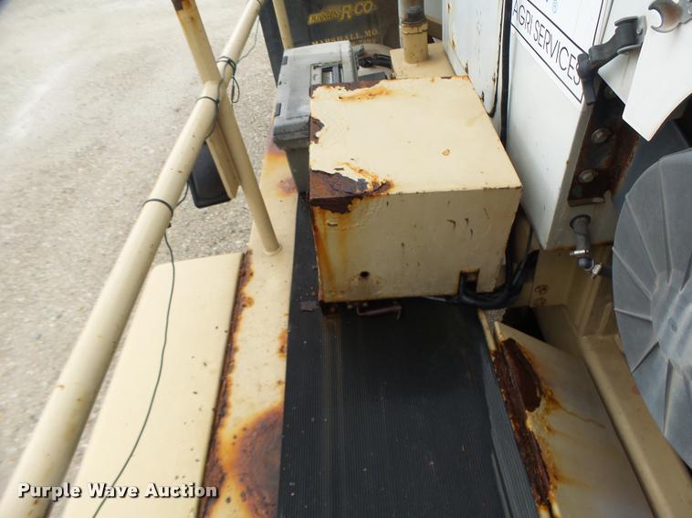 image for item DA3424 Tyler 4330 self-propelled applicator