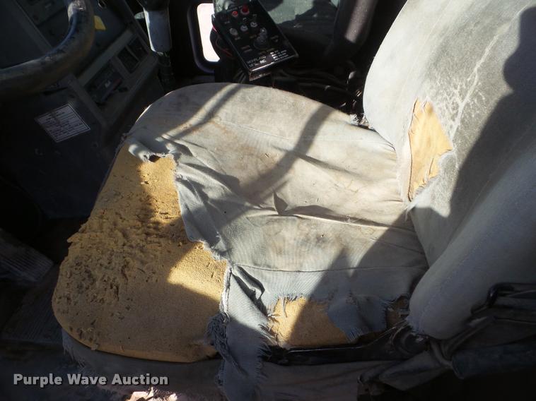 image for item DA5220 1995 Mack CH613 feed truck