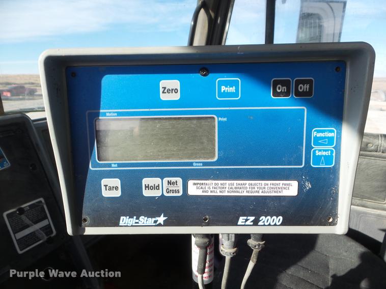 image for item DA5220 1995 Mack CH613 feed truck