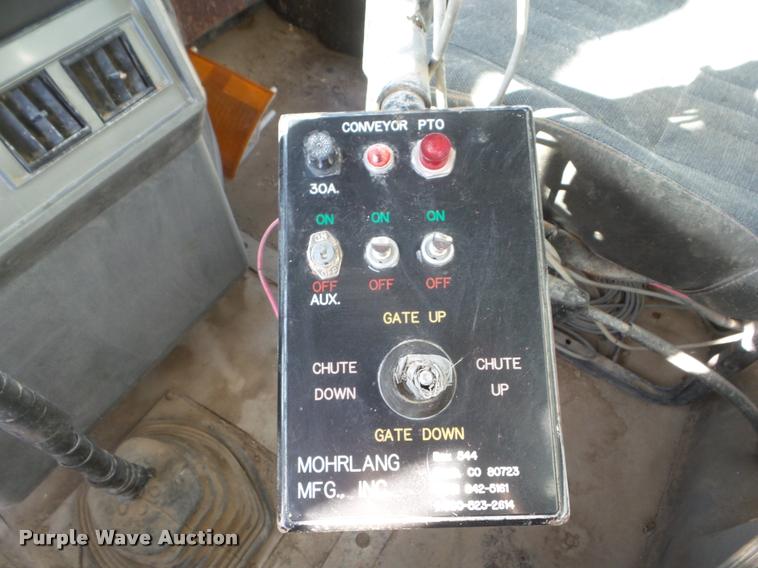 image for item DA5220 1995 Mack CH613 feed truck