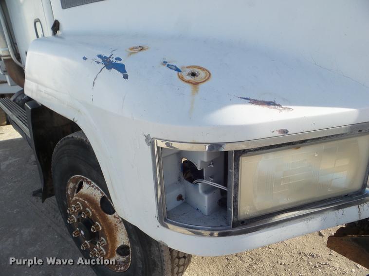 image for item DA5220 1995 Mack CH613 feed truck