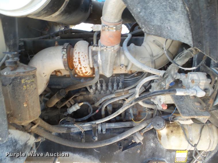 image for item DA5220 1995 Mack CH613 feed truck