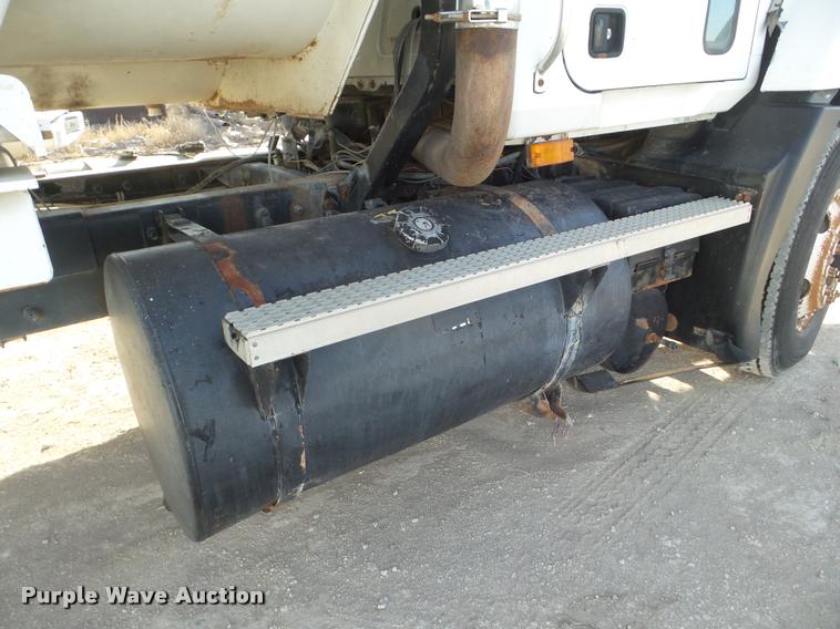 image for item DA5220 1995 Mack CH613 feed truck