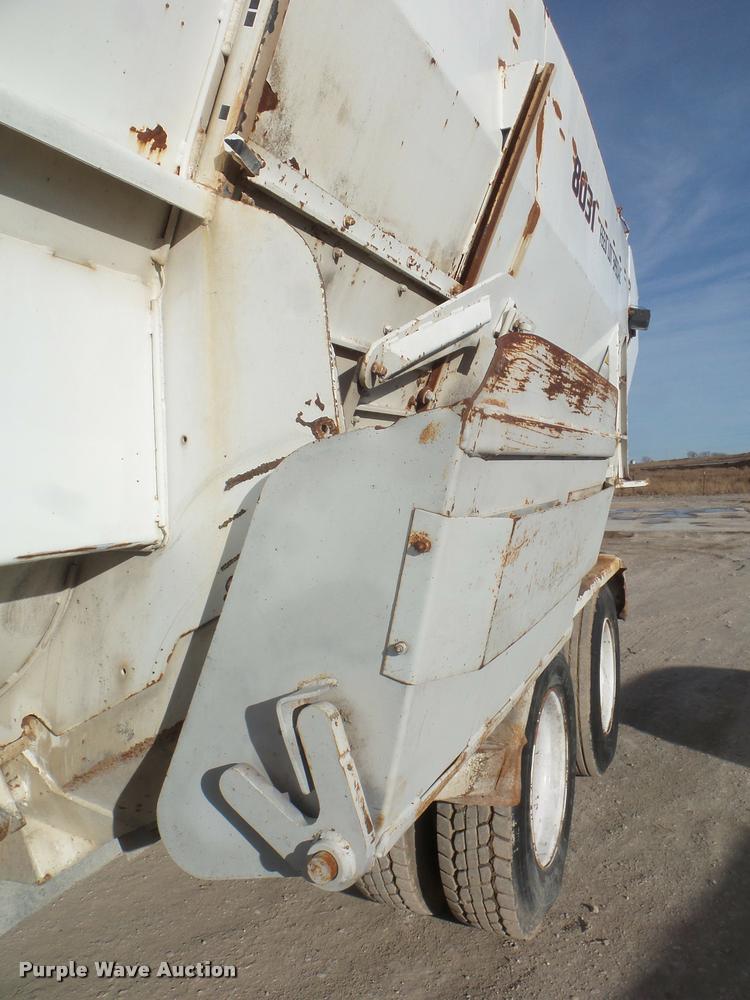 image for item DA5220 1995 Mack CH613 feed truck