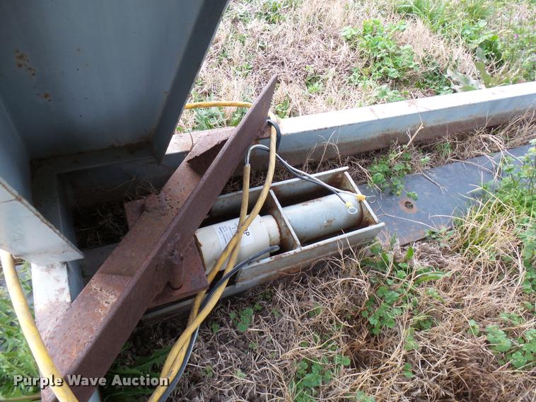 image for item DA6002 Convey All BT-240 seed tender