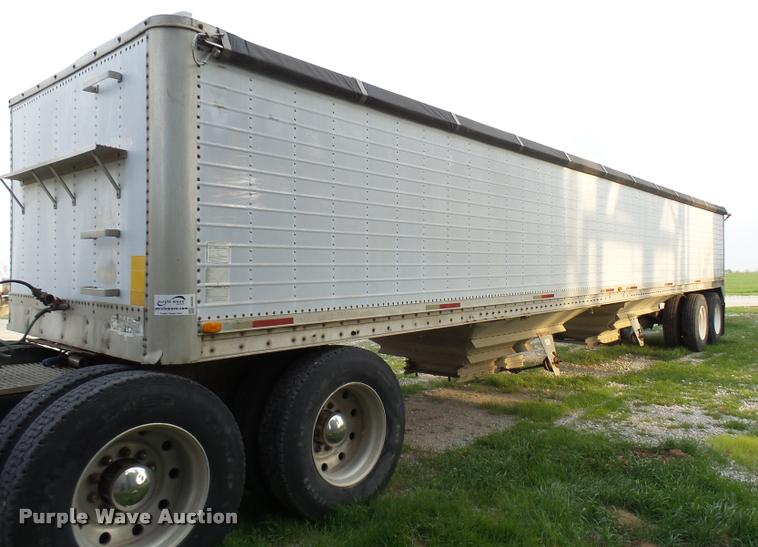 image for item DA6003 1988 Wilson double hopper grain trailer