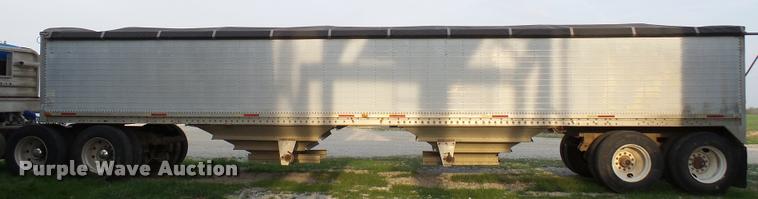 image for item DA6003 1988 Wilson double hopper grain trailer