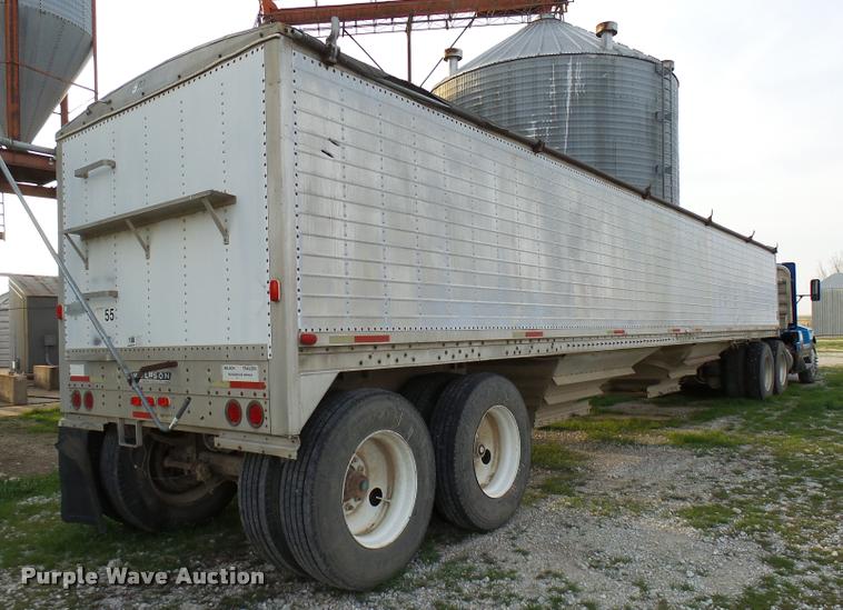 image for item DA6003 1988 Wilson double hopper grain trailer