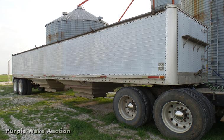 image for item DA6003 1988 Wilson double hopper grain trailer